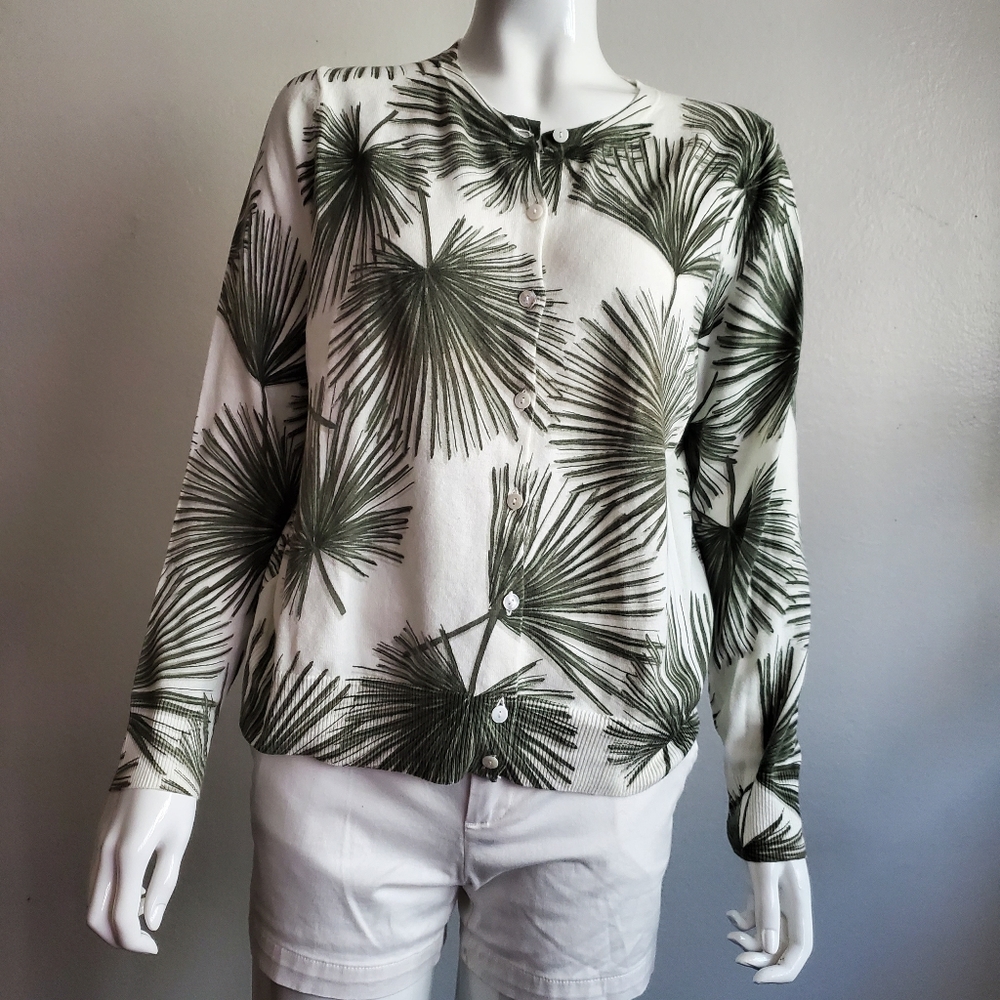 A.n.d ea wy medium sweater